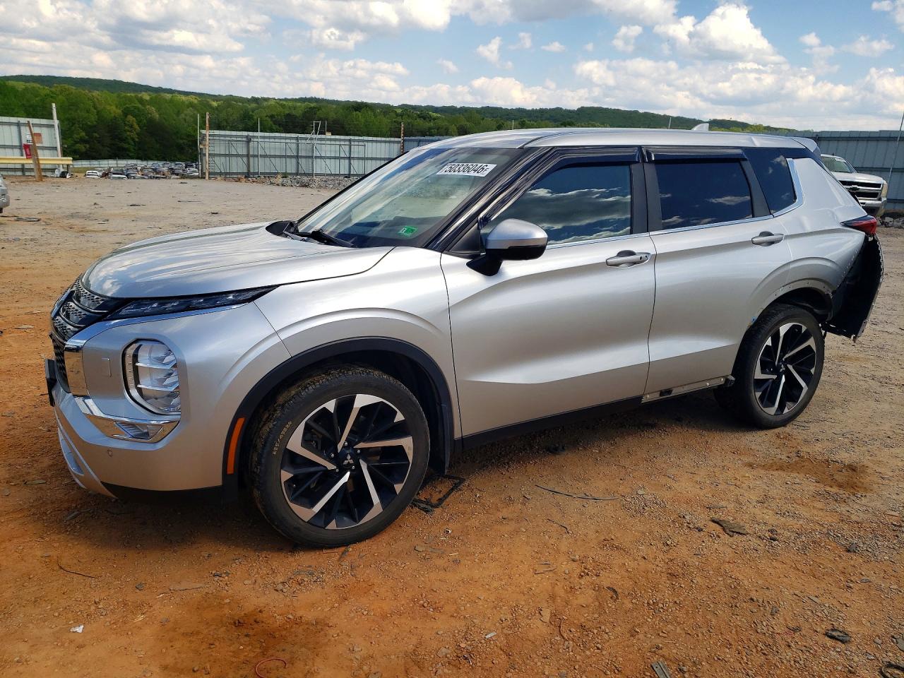 Salvage Mitsubishi Outlander Image