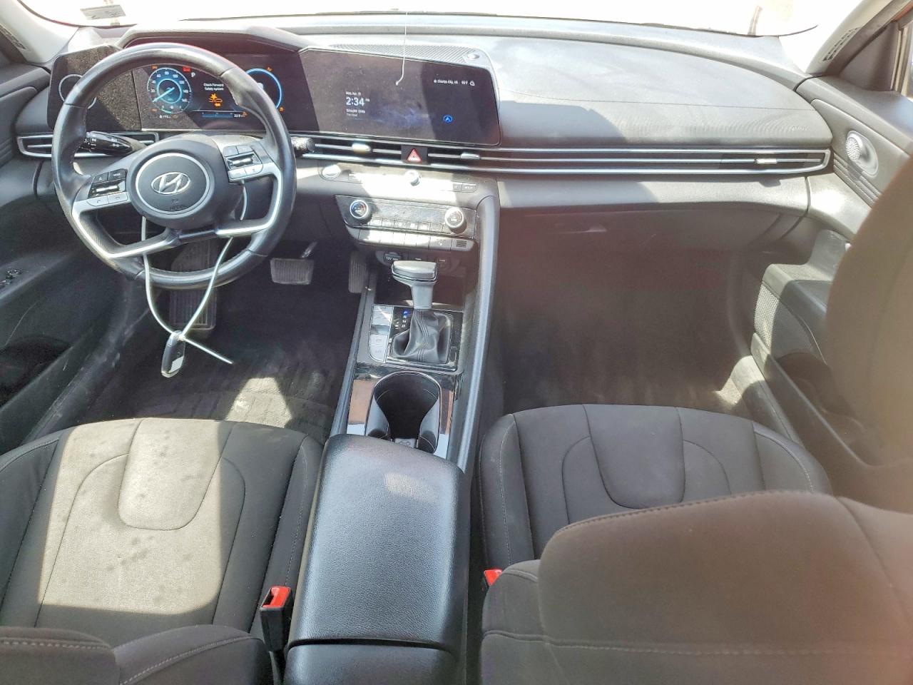 Hyundai ELANTRA Sel