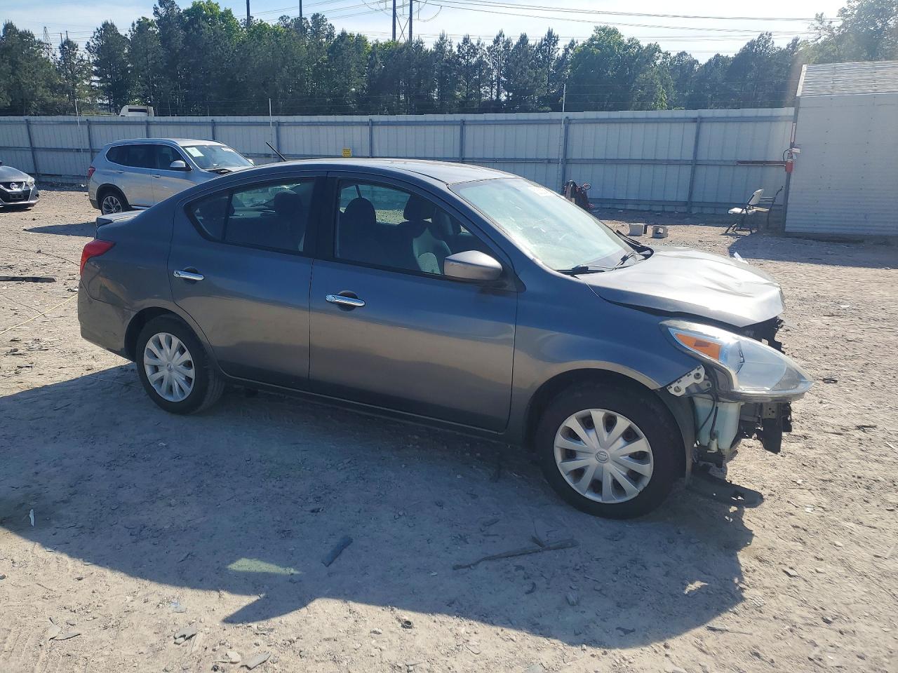 Nissan Versa Sv