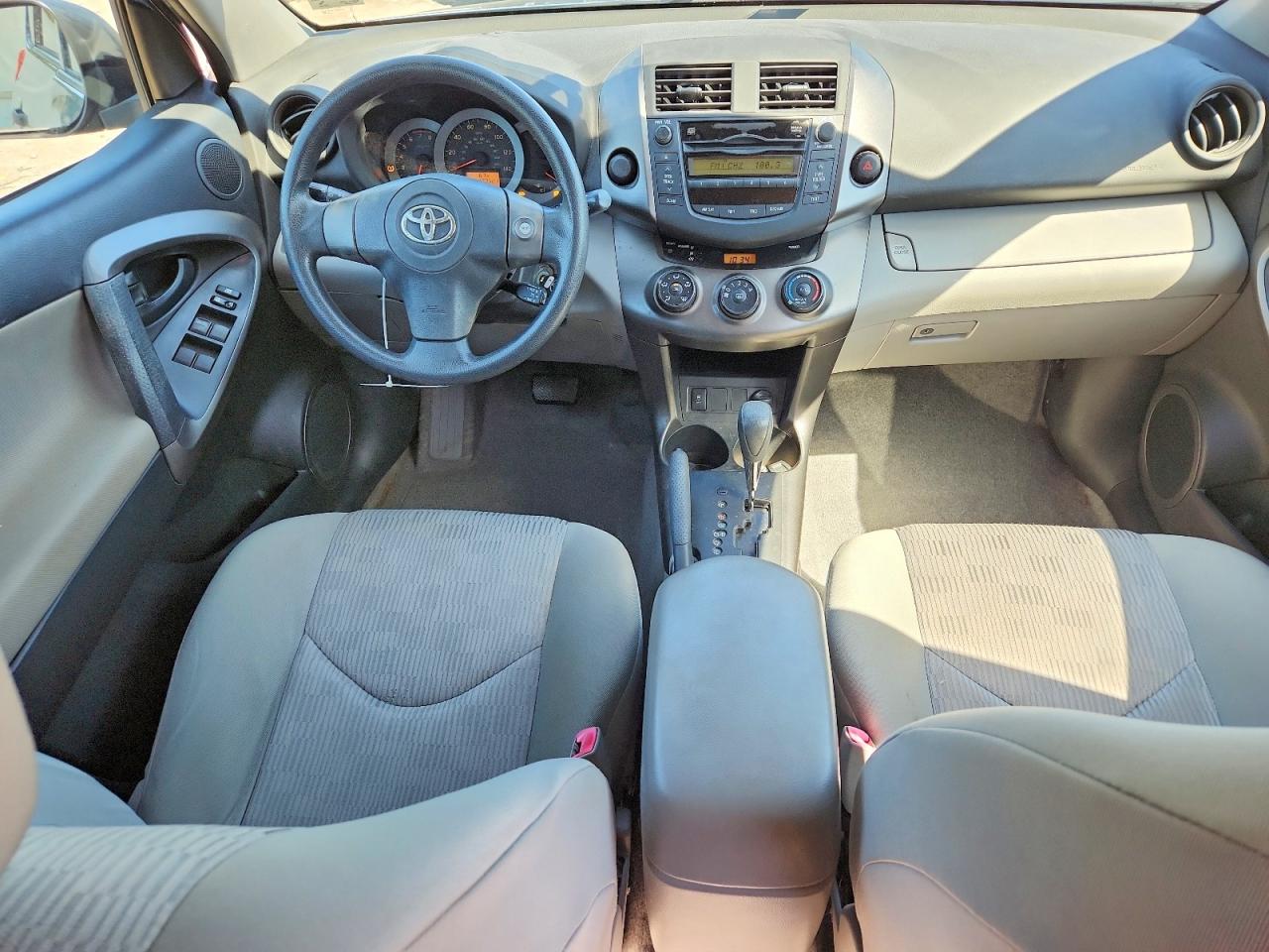Toyota RAV4 Base