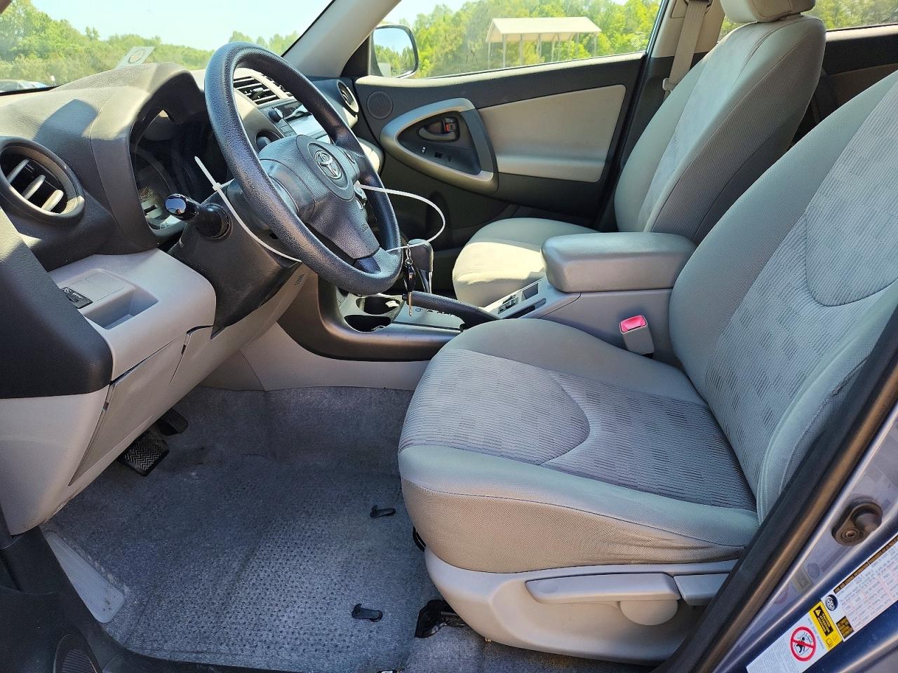 Toyota RAV4 Base