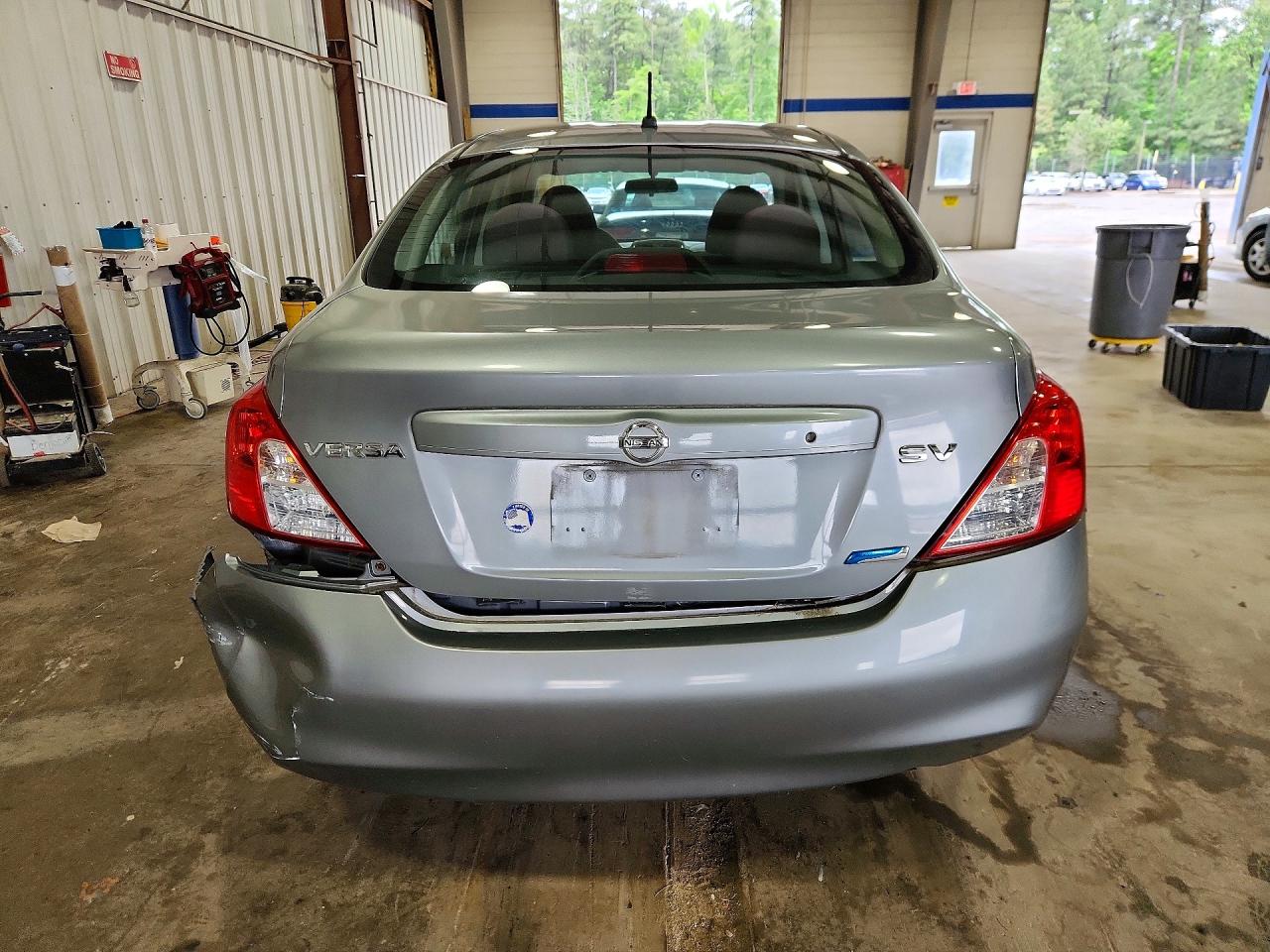 Nissan Versa 1.6 S