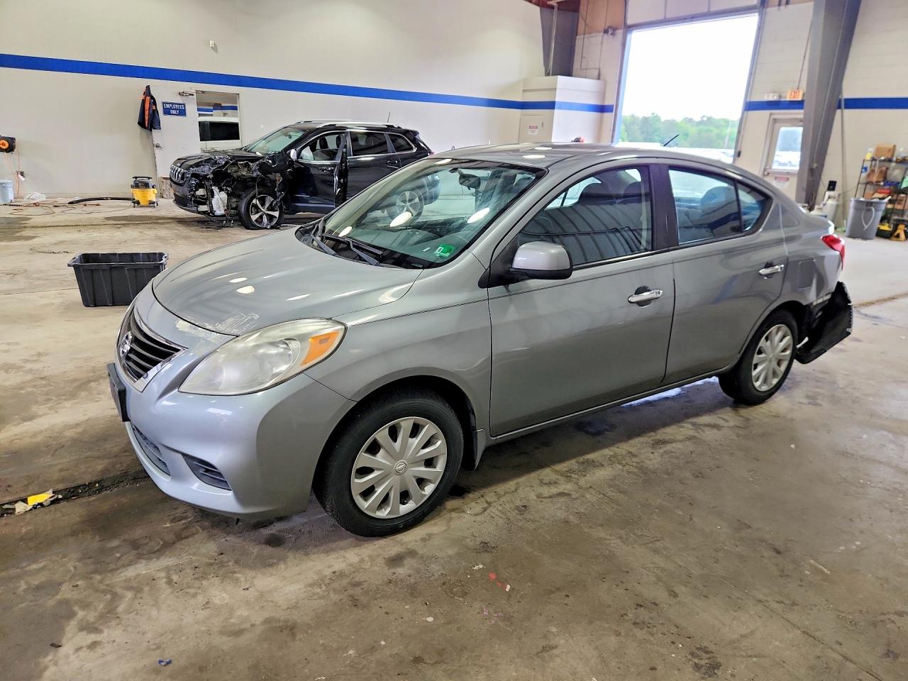 Salvage Nissan Versa Image