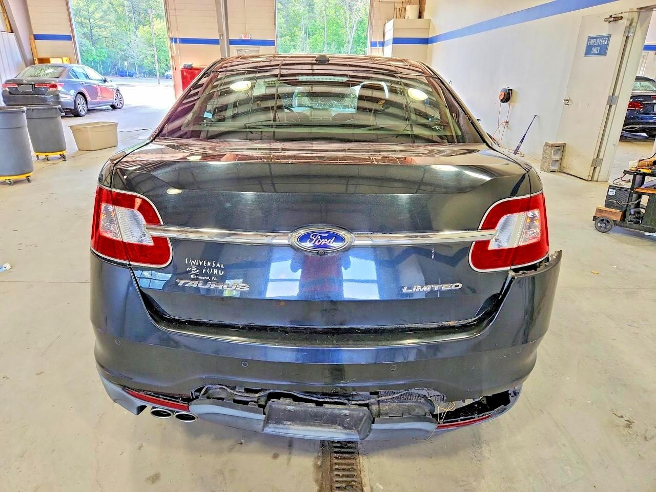 Ford Taurus Limited