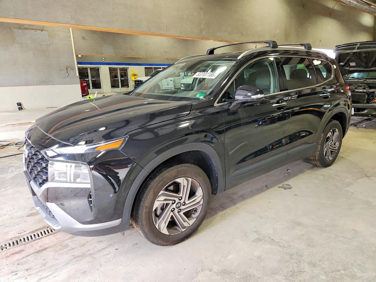 Salvage Hyundai SANTA FE Image