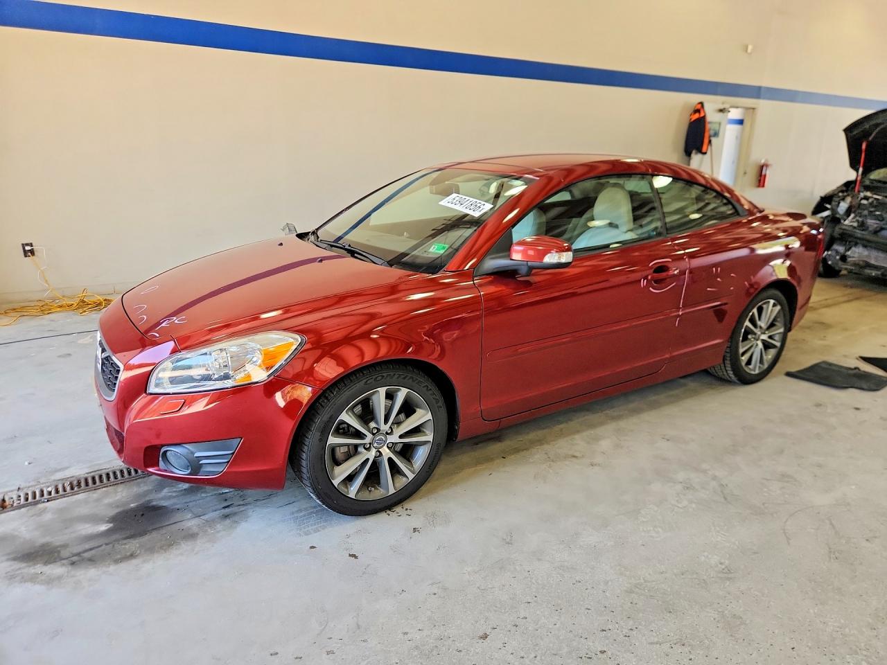 Salvage Volvo C70 Image