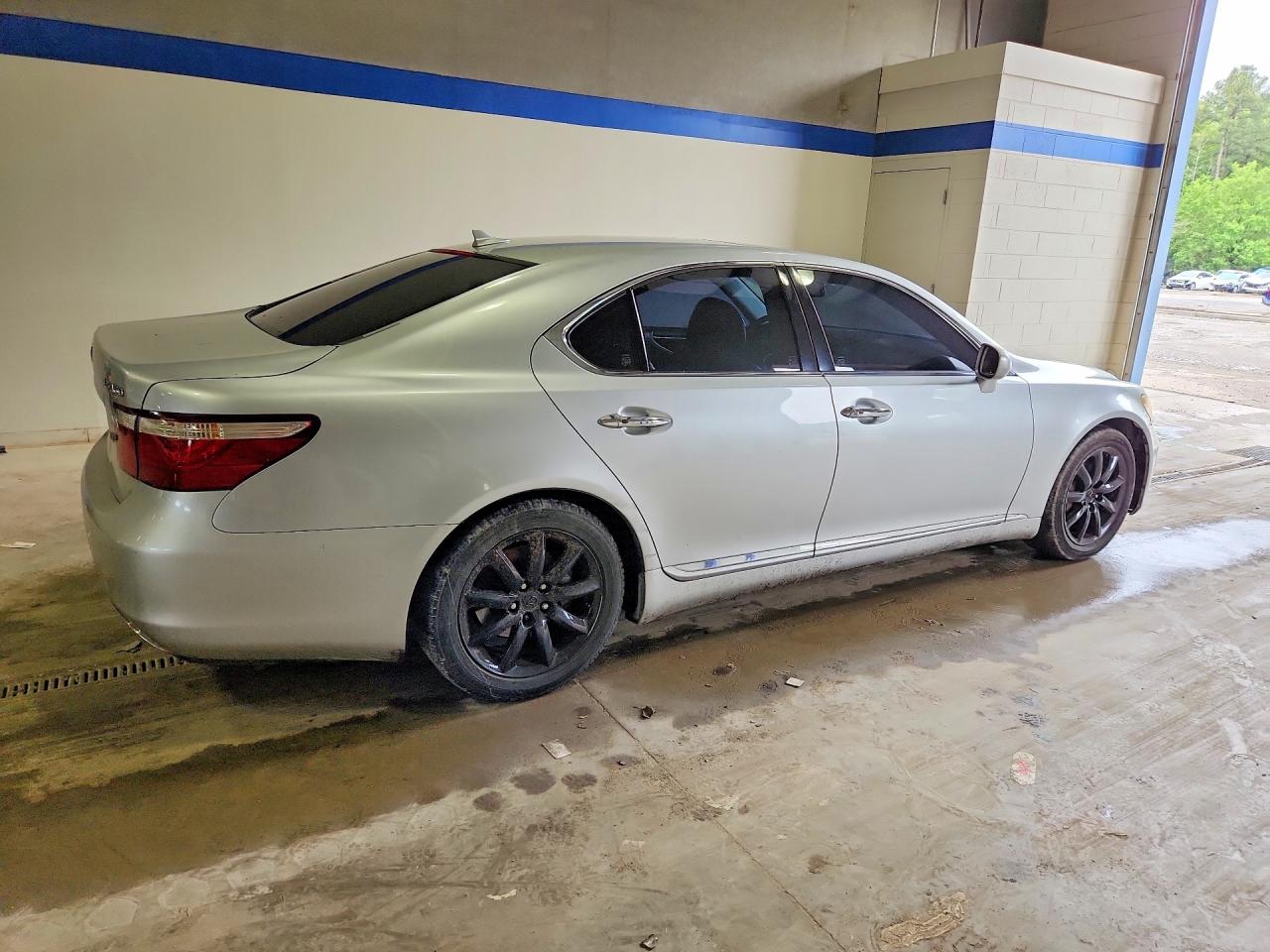 Lexus LS 460