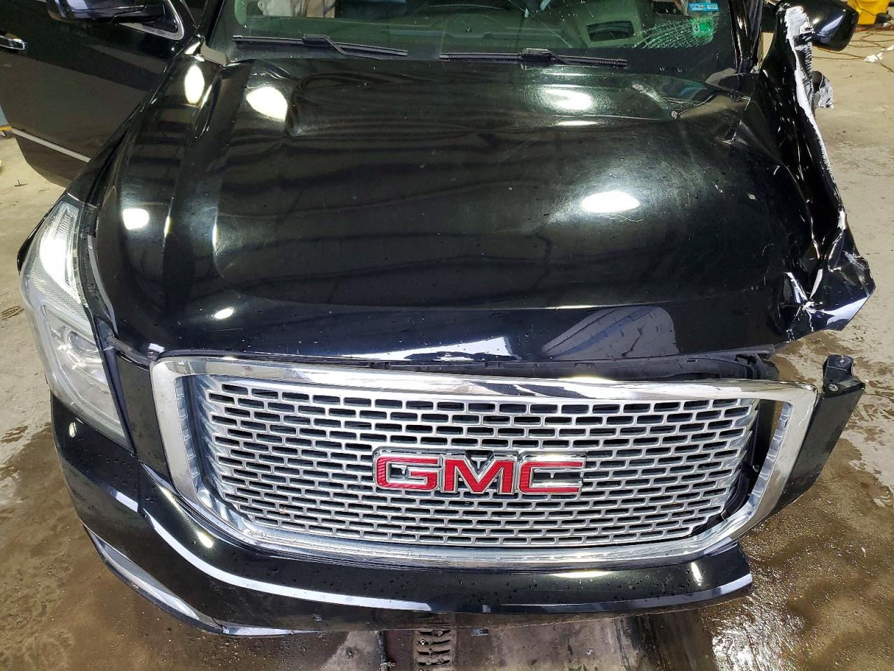 GMC Yukon Denali