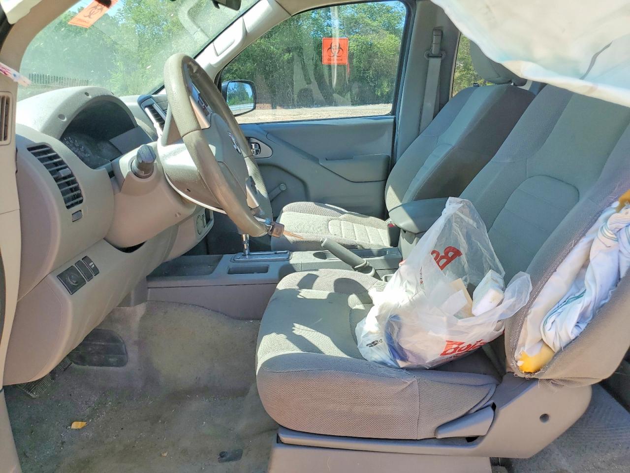 Nissan Frontier S