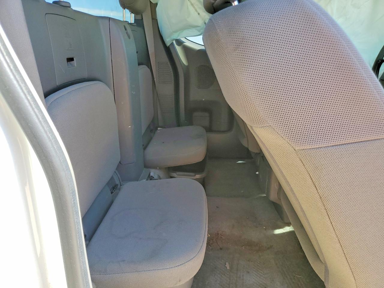 Nissan Frontier S