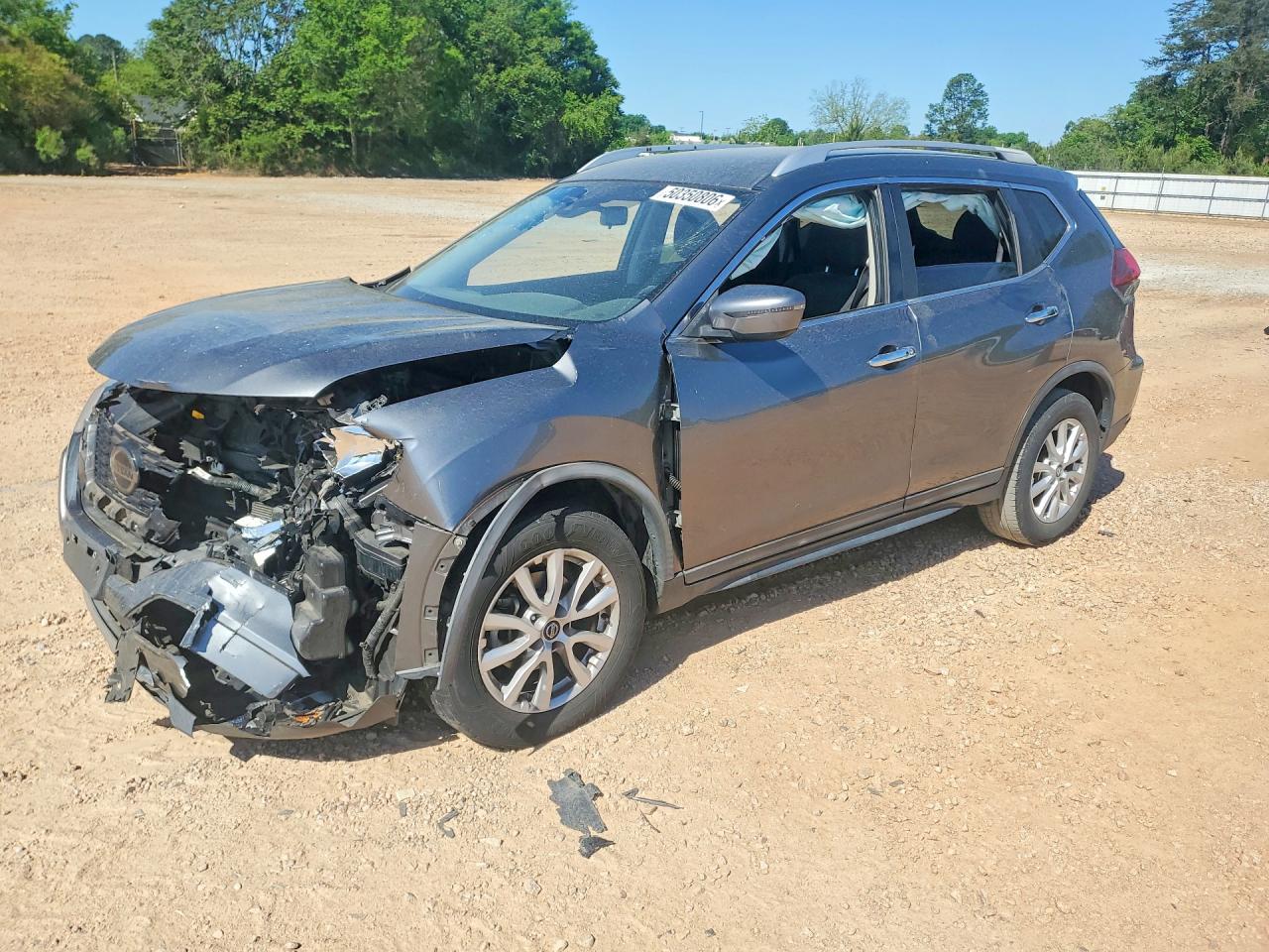 Salvage Nissan Rogue Image