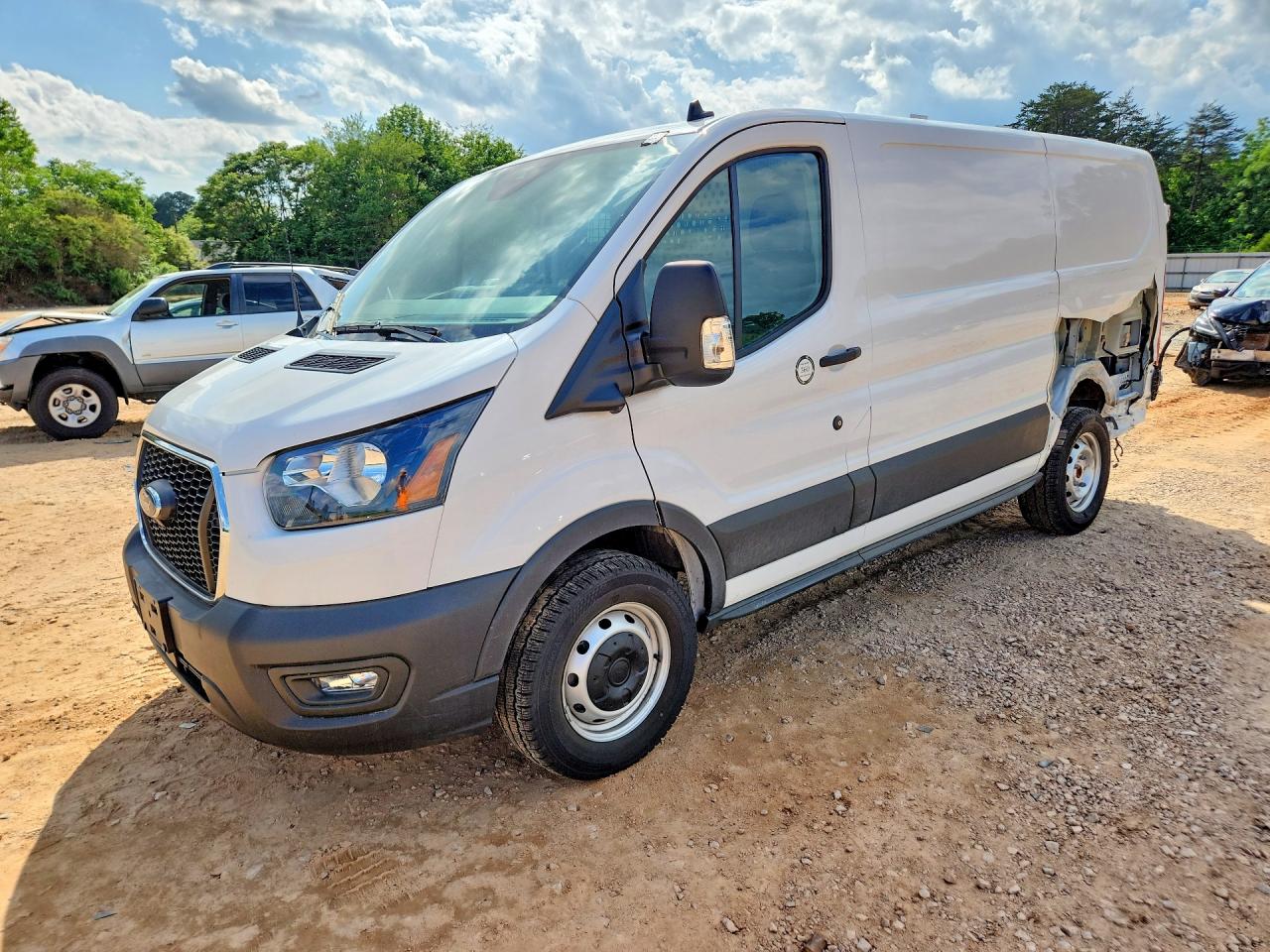 Salvage Ford Transit Image