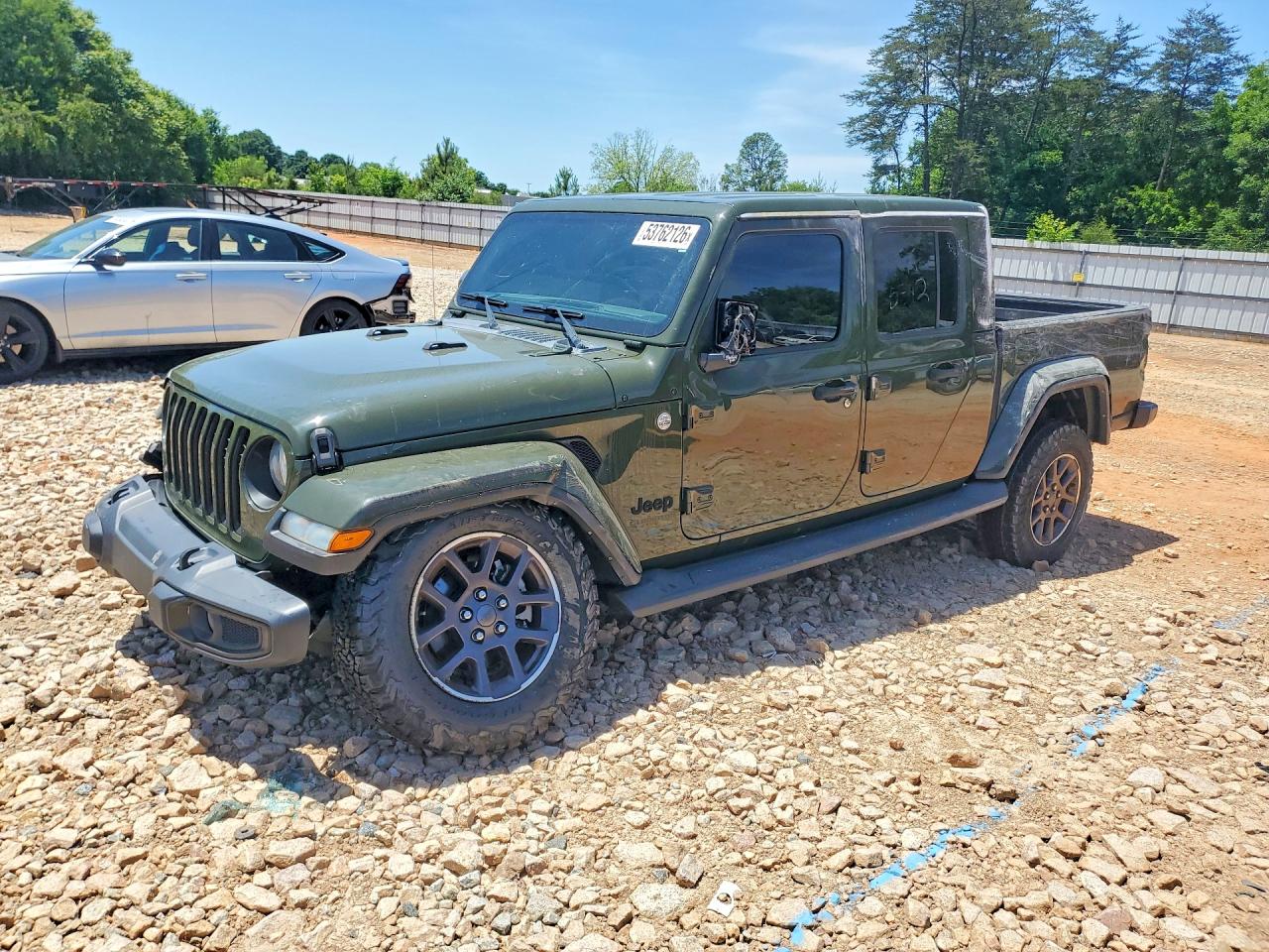 Salvage Jeep Gladiator Image