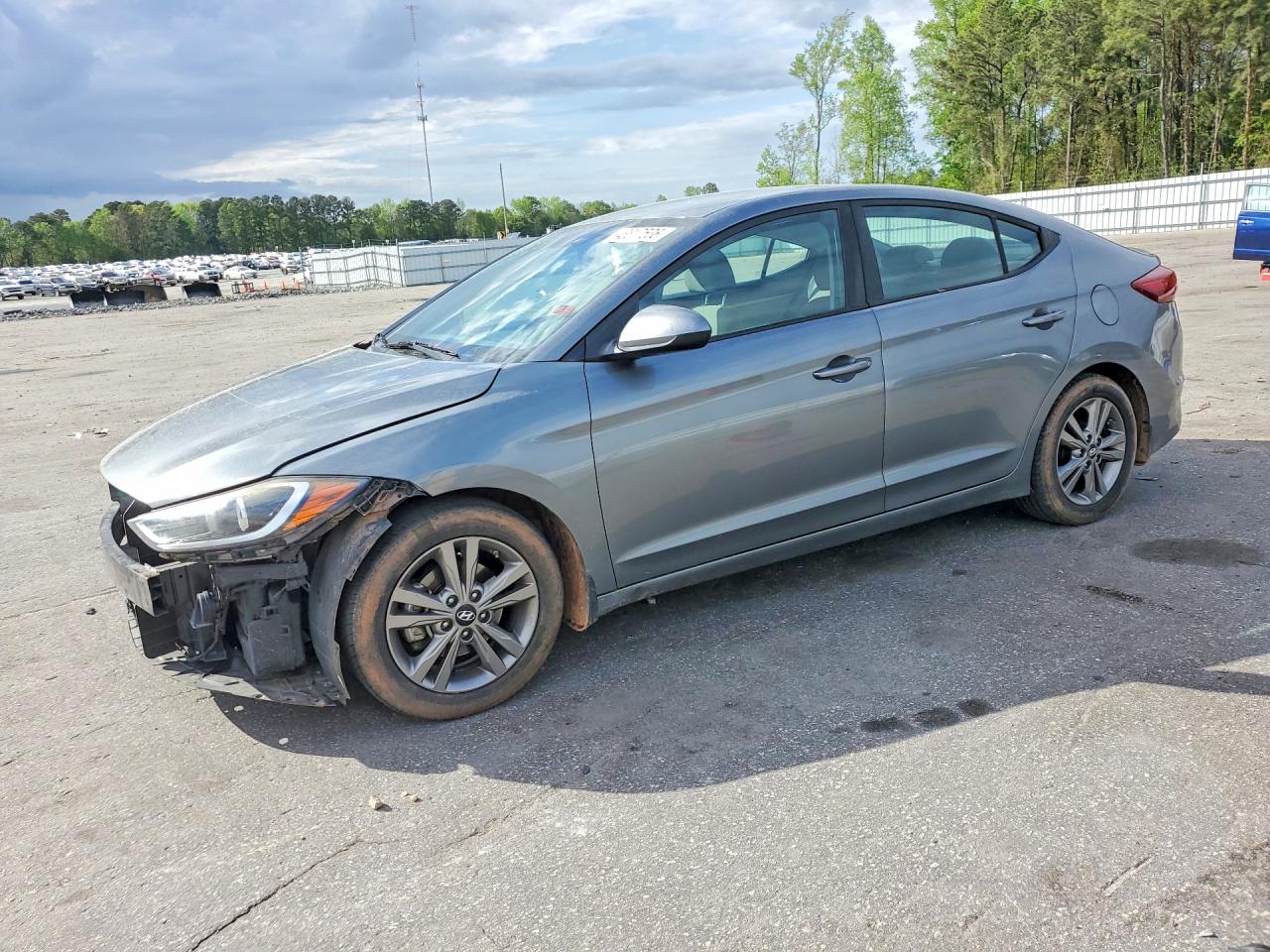 Salvage Hyundai ELANTRA Image