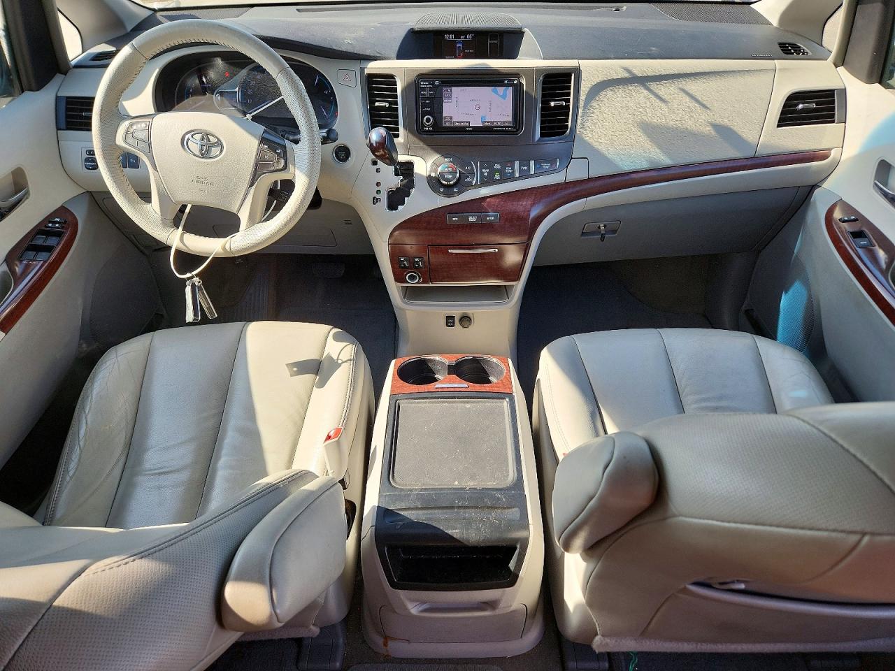 Toyota Sienna Xle 8-passenger