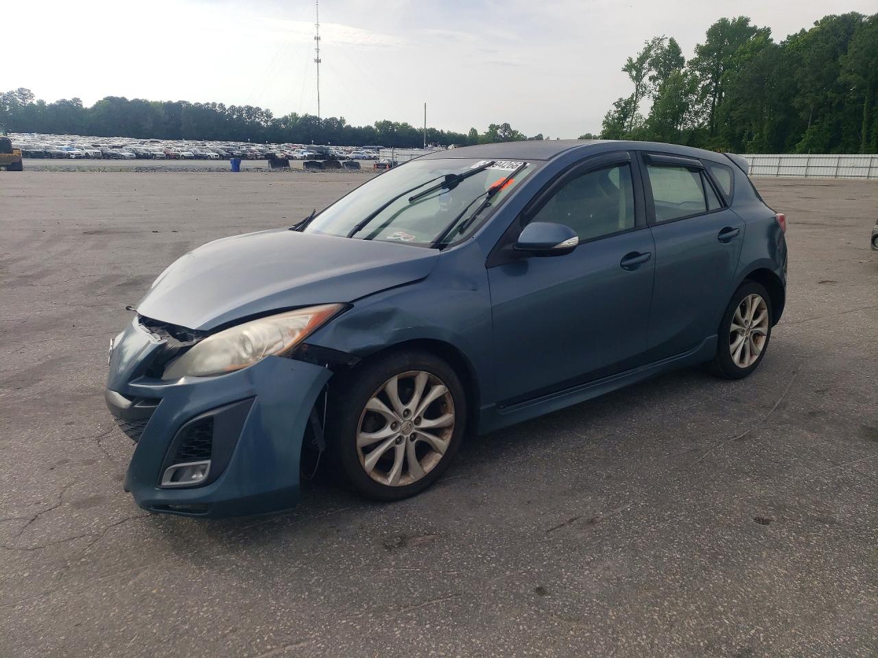 Salvage Mazda Mazda3 Image