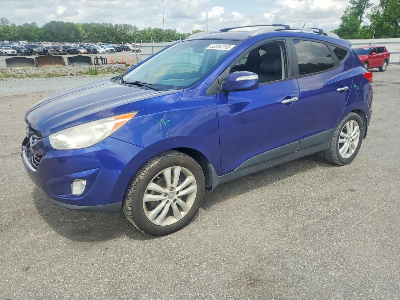 Salvage Hyundai TUCSON Image