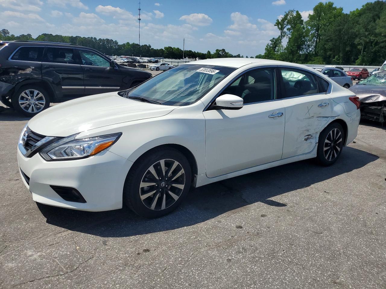 Salvage Nissan Altima Image