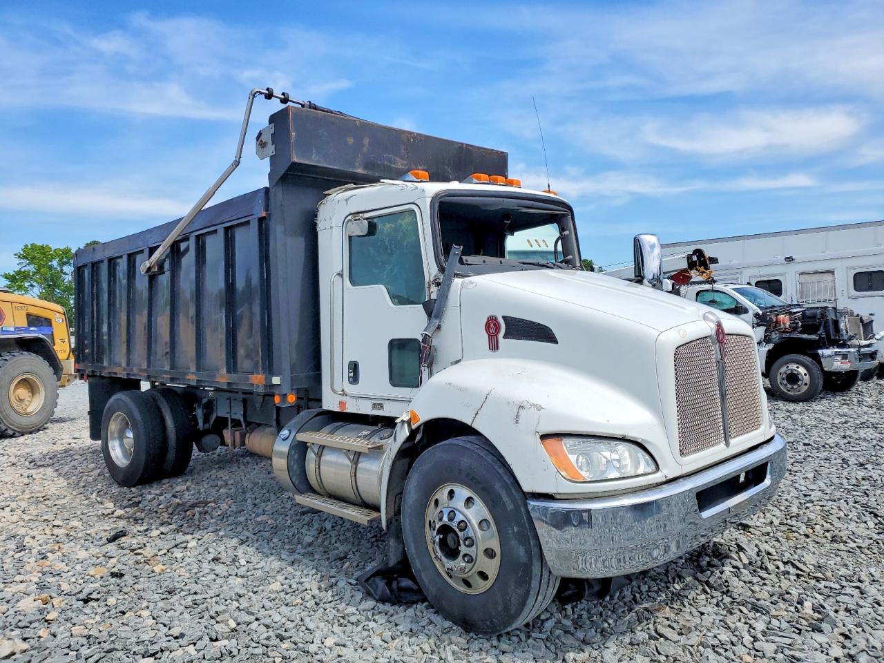 Salvage Kenworth Construction Image