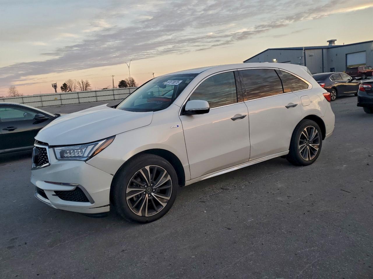 Salvage Acura MDX Image