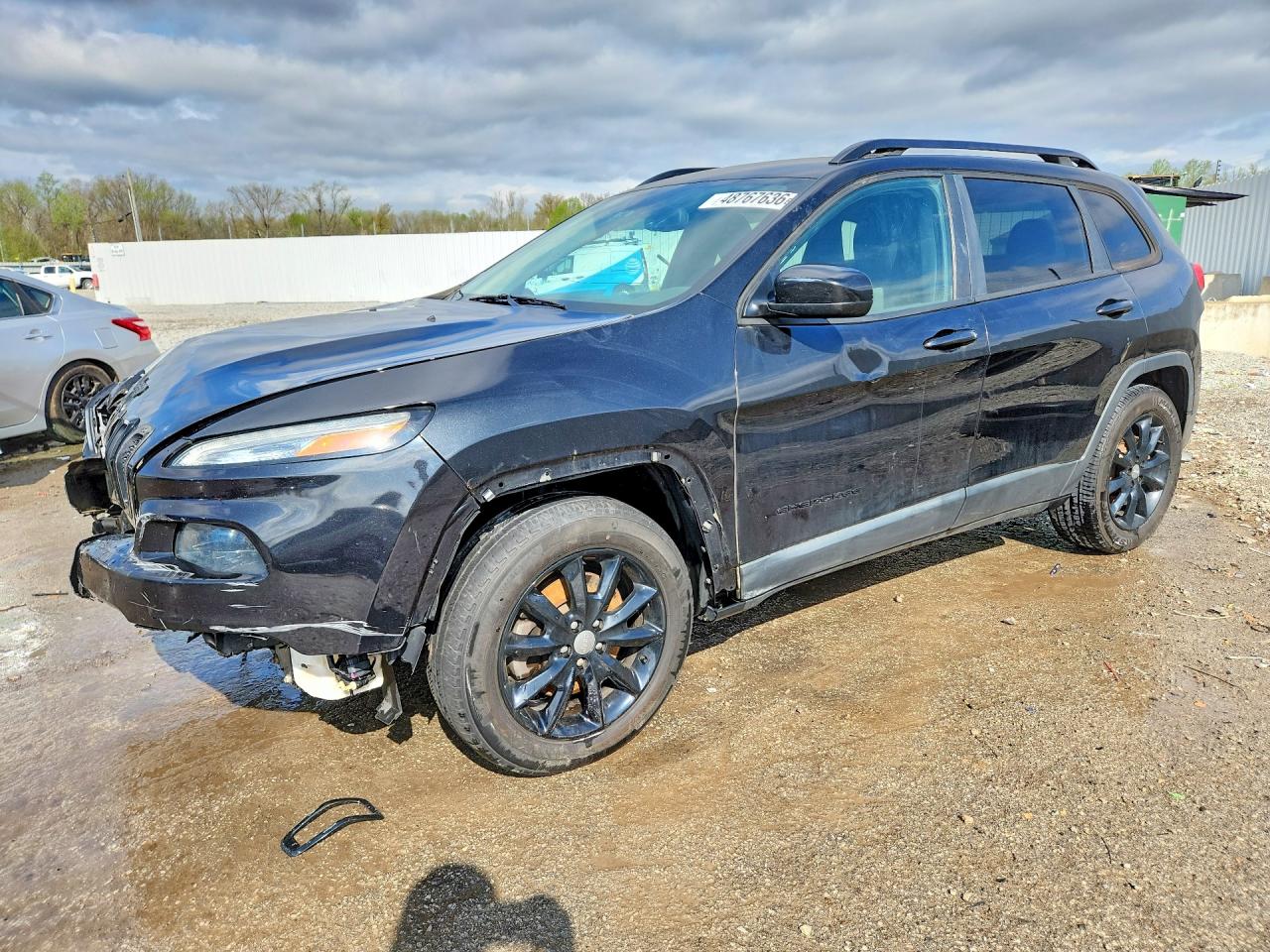 Salvage Jeep Cherokee Image