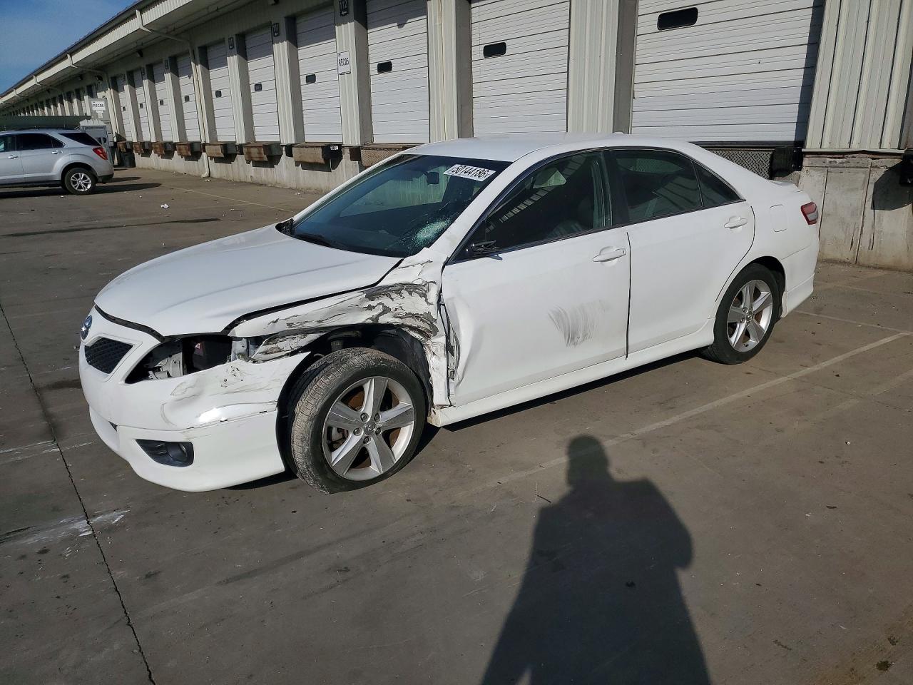 Salvage Toyota Camry Image