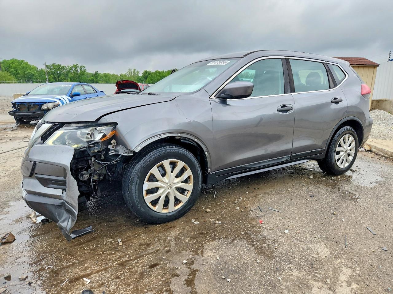 Salvage Nissan Rogue Image