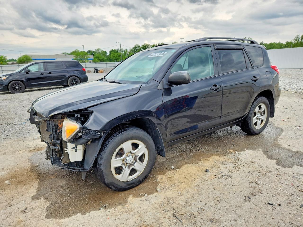 Salvage Toyota RAV4 Image