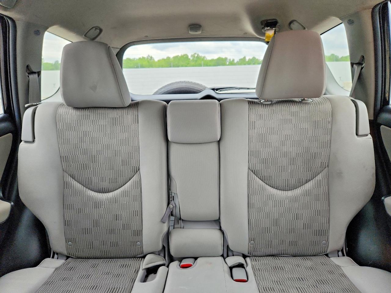 Toyota RAV4 Base