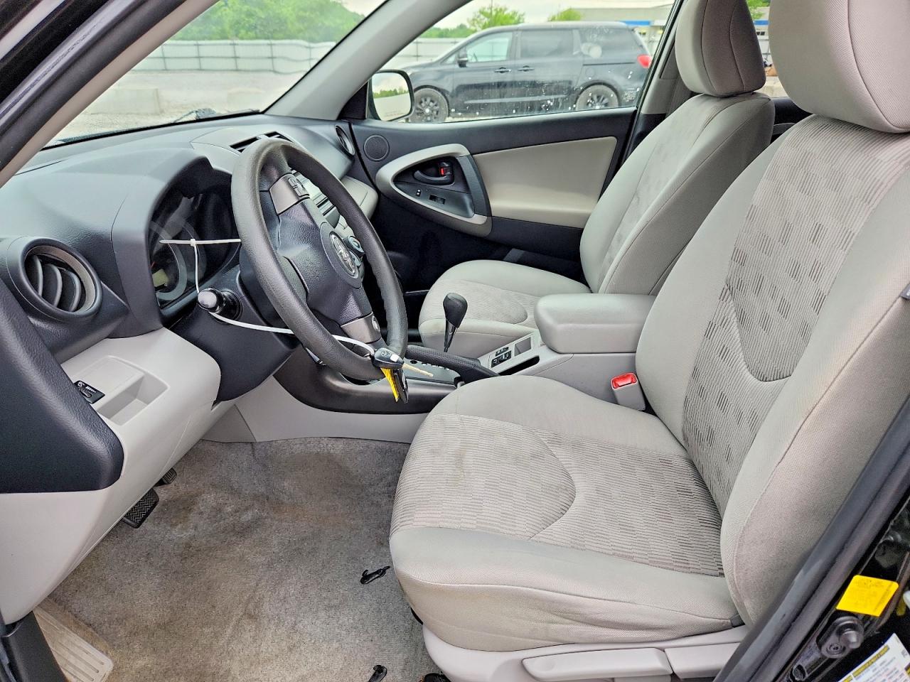 Toyota RAV4 Base