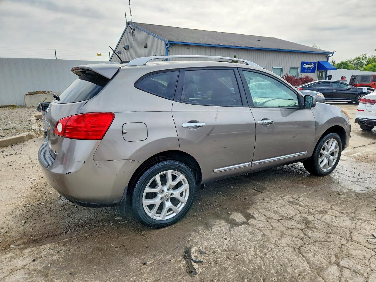 Nissan Rogue S