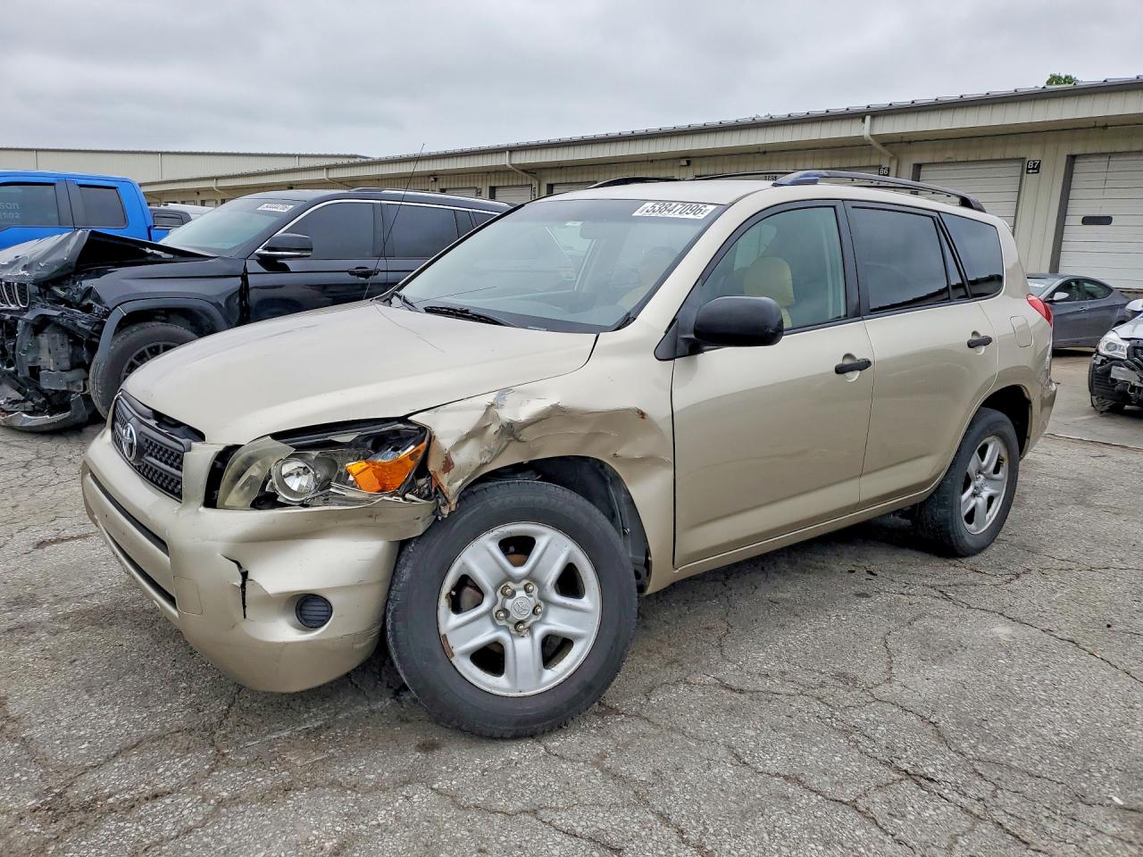Salvage Toyota RAV4 Image