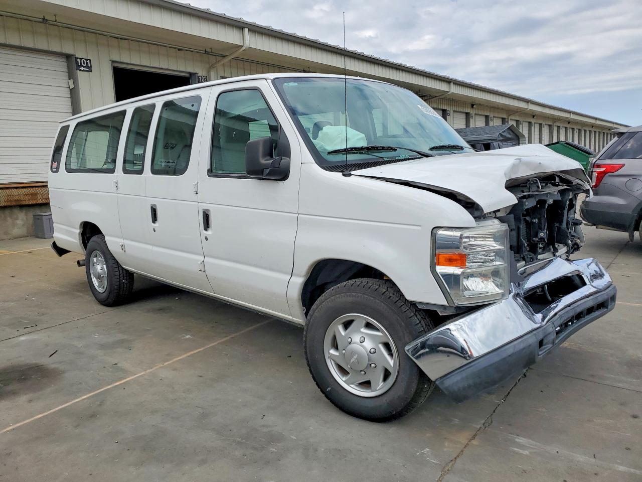 Ford Econoline E350 Super Duty Wagon