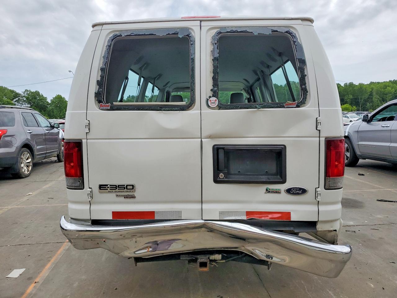 Ford Econoline E350 Super Duty Wagon