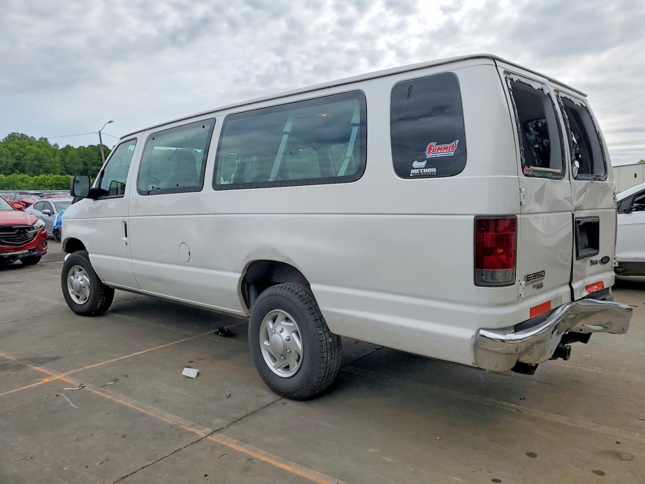 Ford Econoline E350 Super Duty Wagon