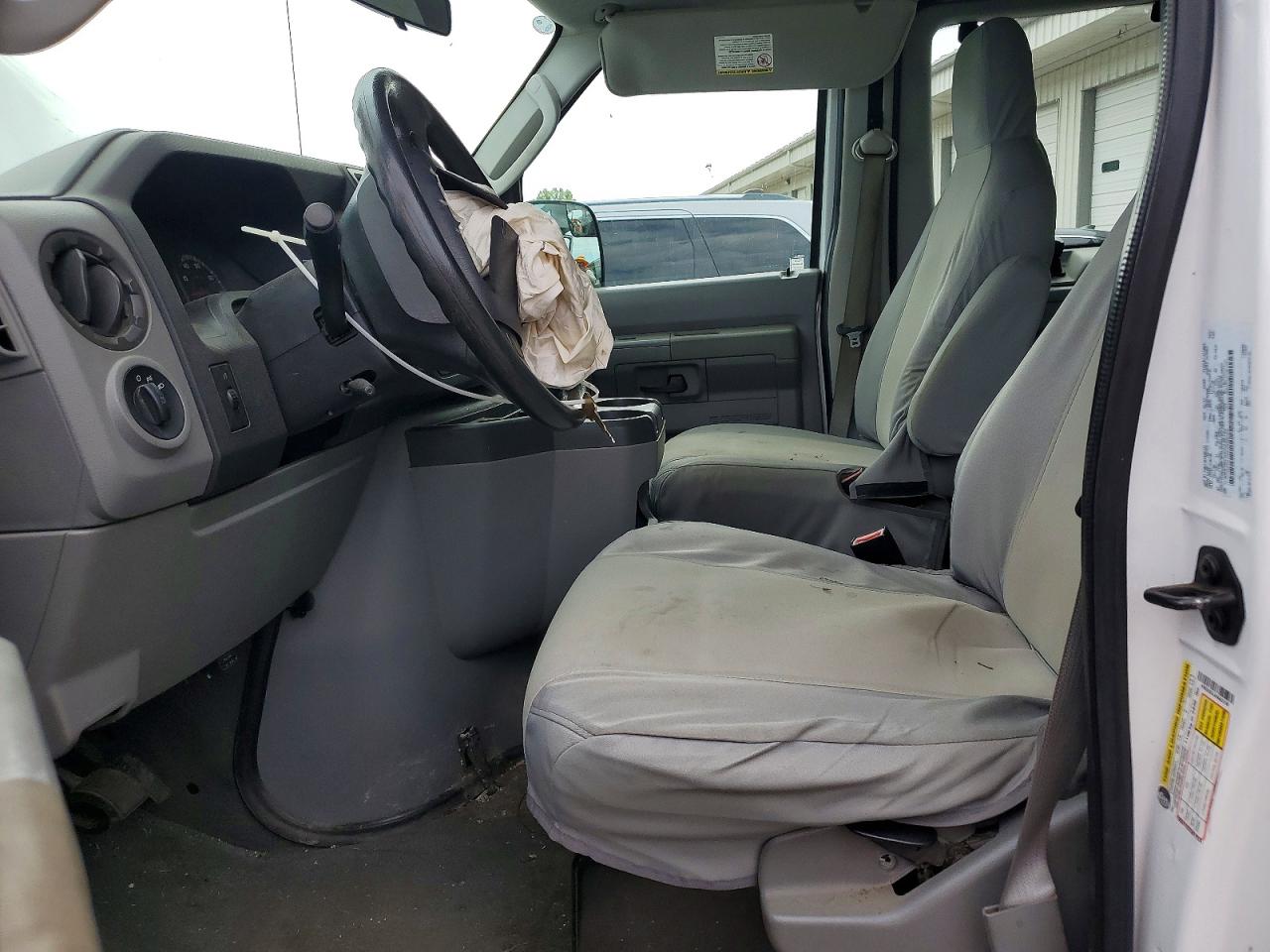 Ford Econoline E350 Super Duty Wagon