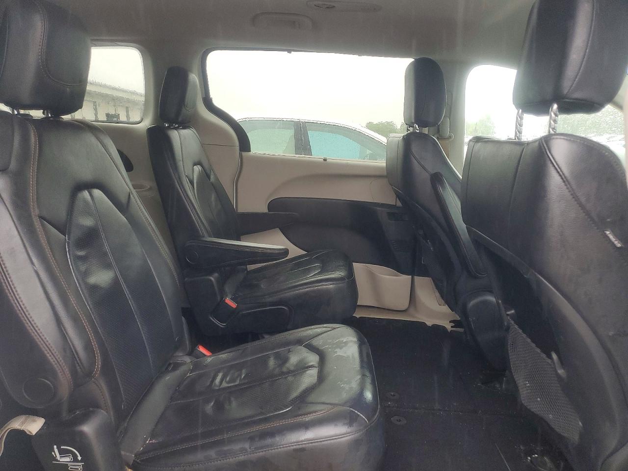 Chrysler Pacifica Touring L