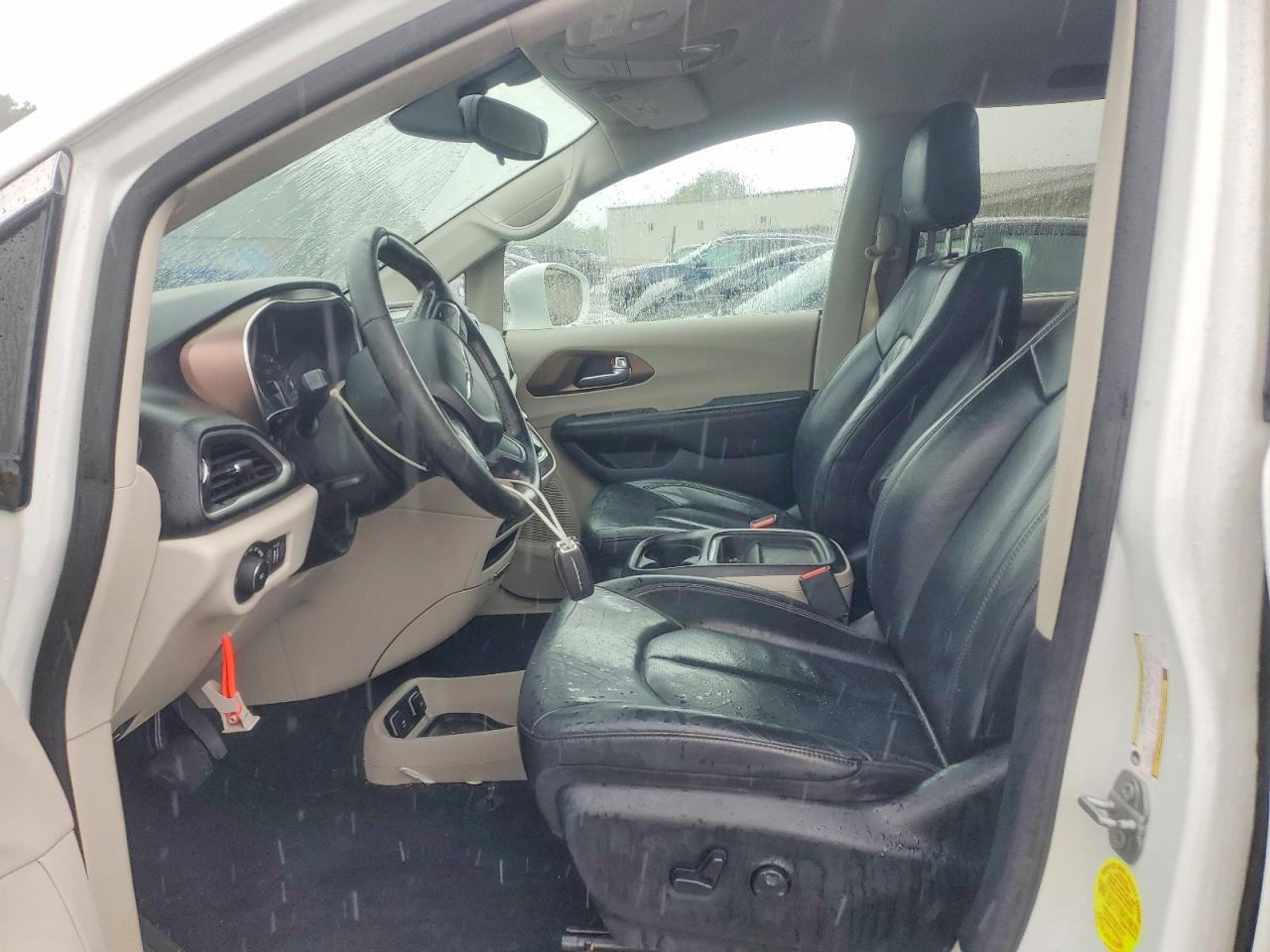 Chrysler Pacifica Touring L