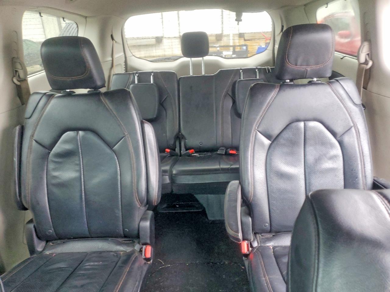Chrysler Pacifica Touring L