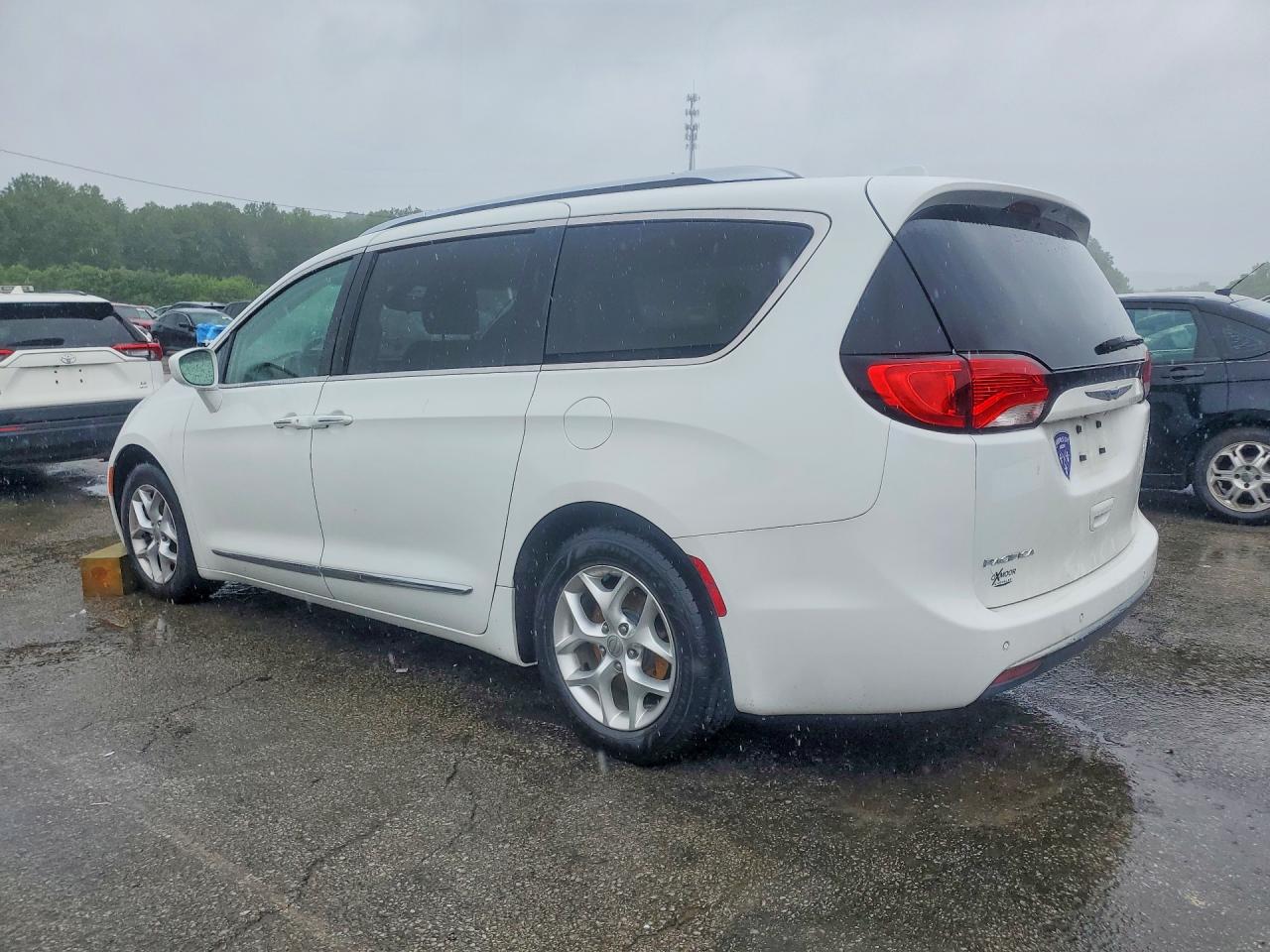 Chrysler Pacifica Touring L