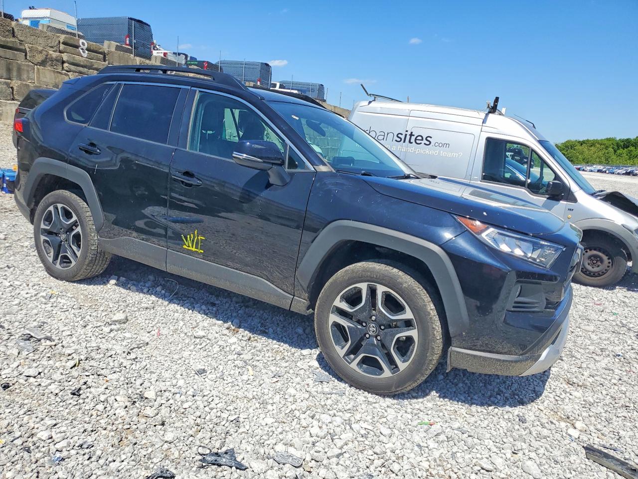 Toyota RAV4 Adventure