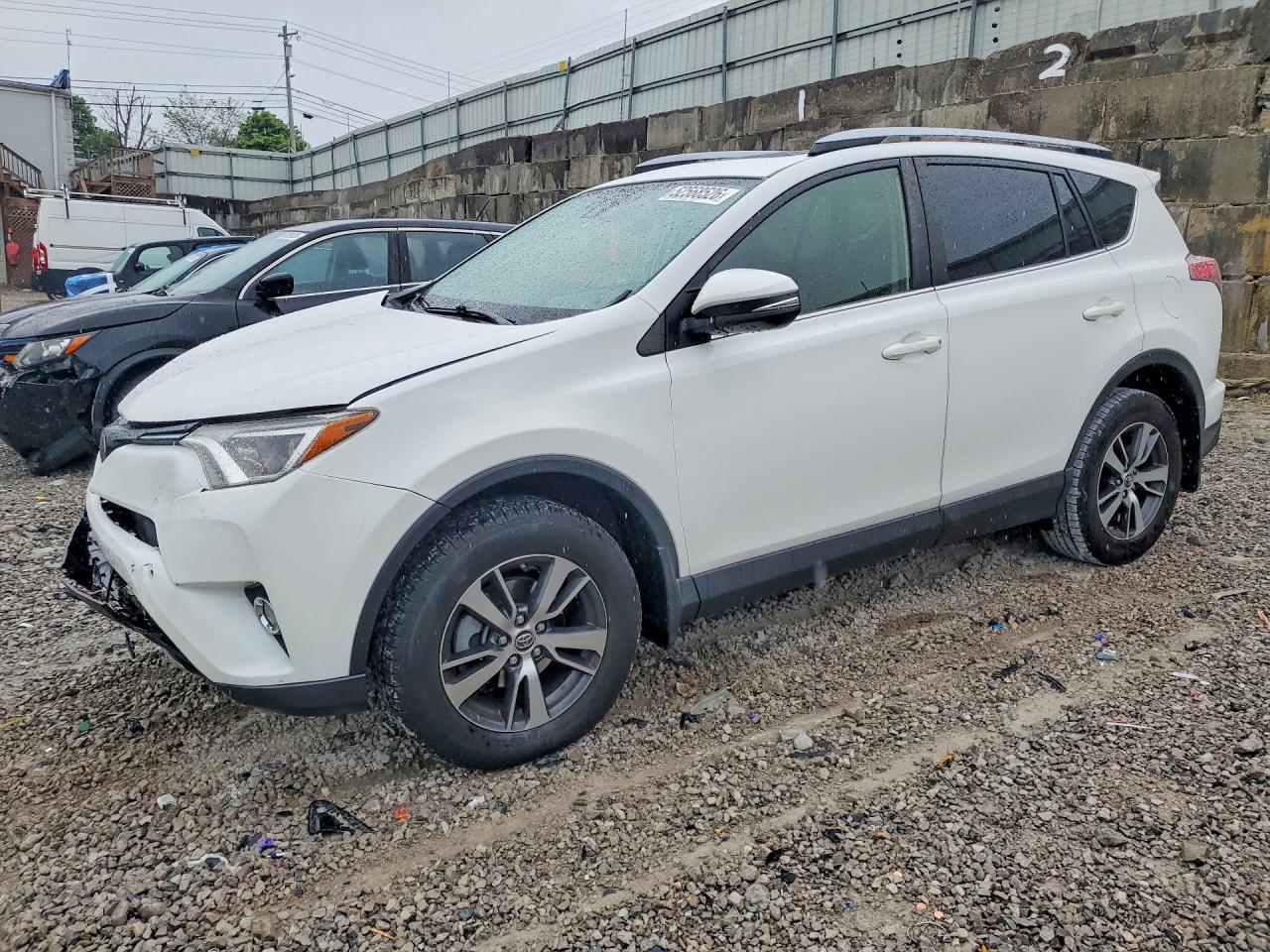 Salvage Toyota RAV4 Image