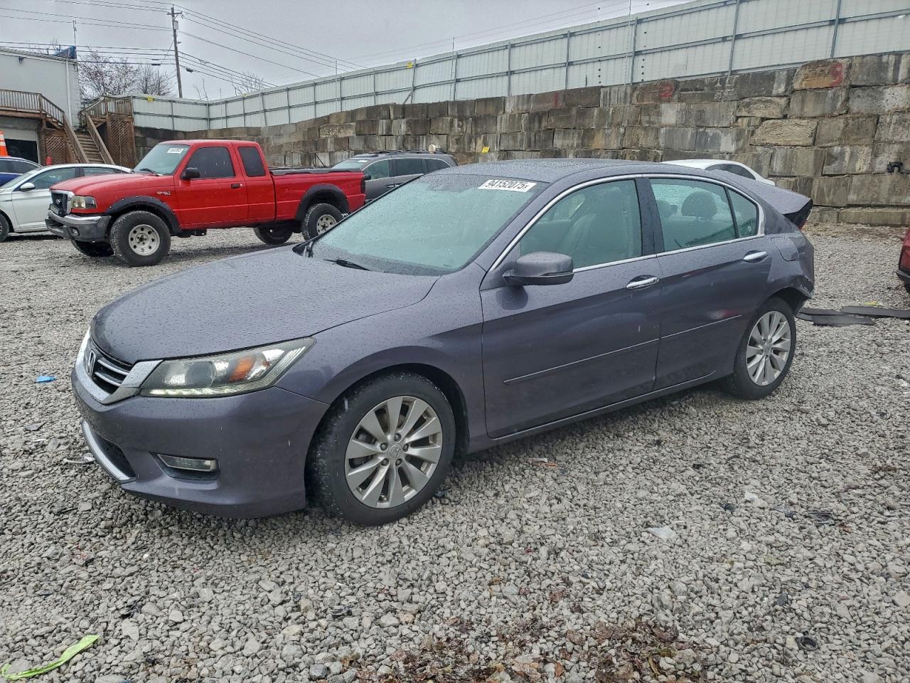 Salvage Honda Accord Image