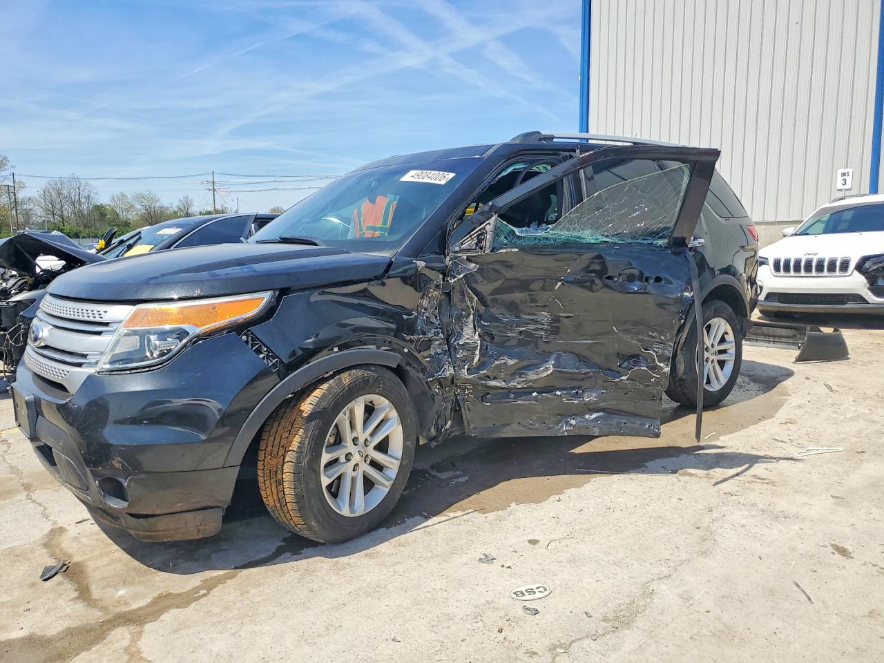 Salvage Ford Explorer Image