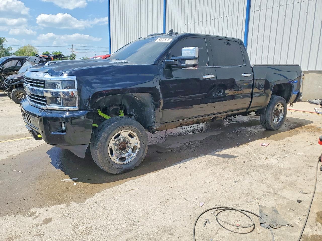 Salvage Chevrolet Silverado Image