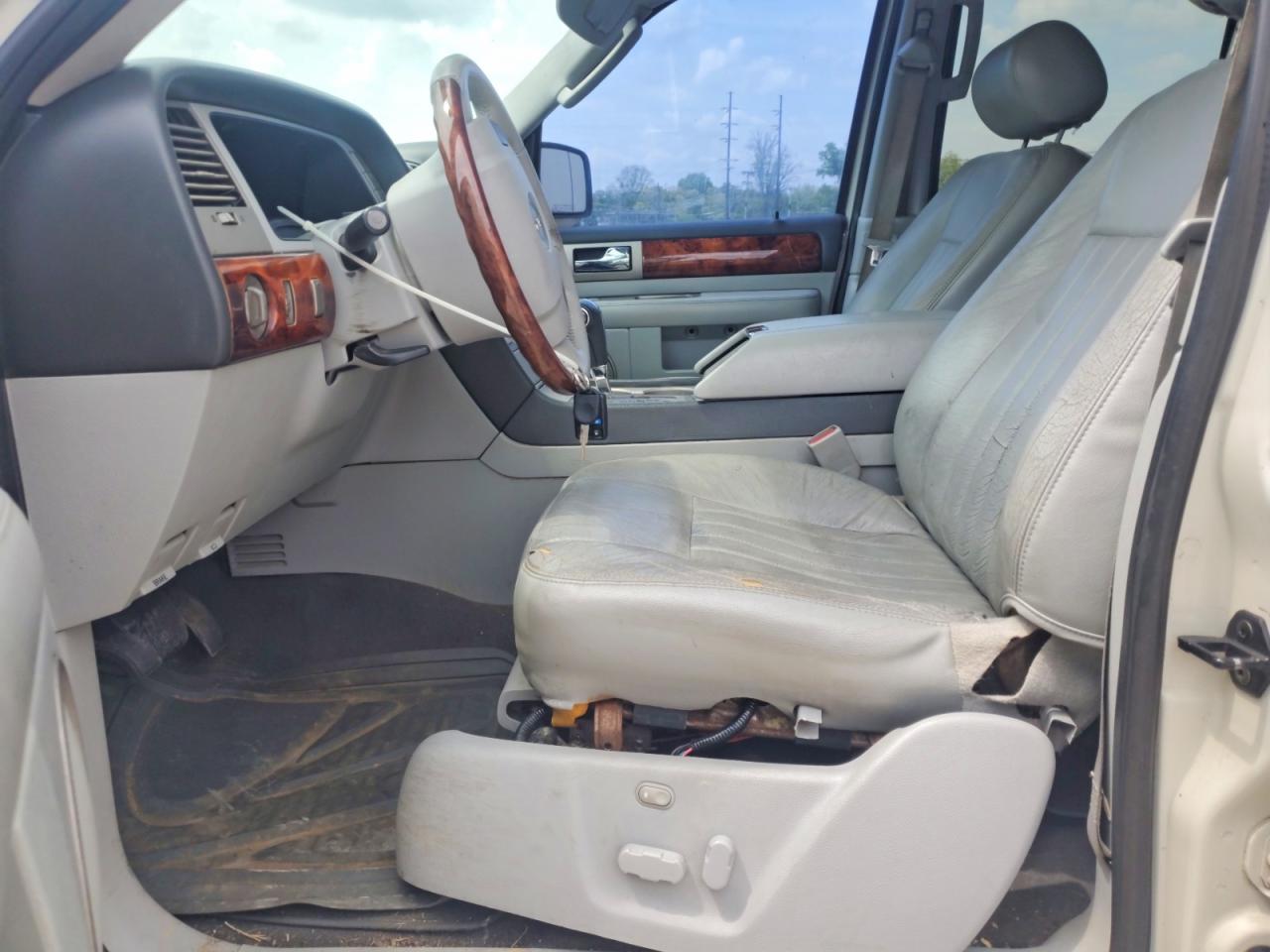 Lincoln Navigator