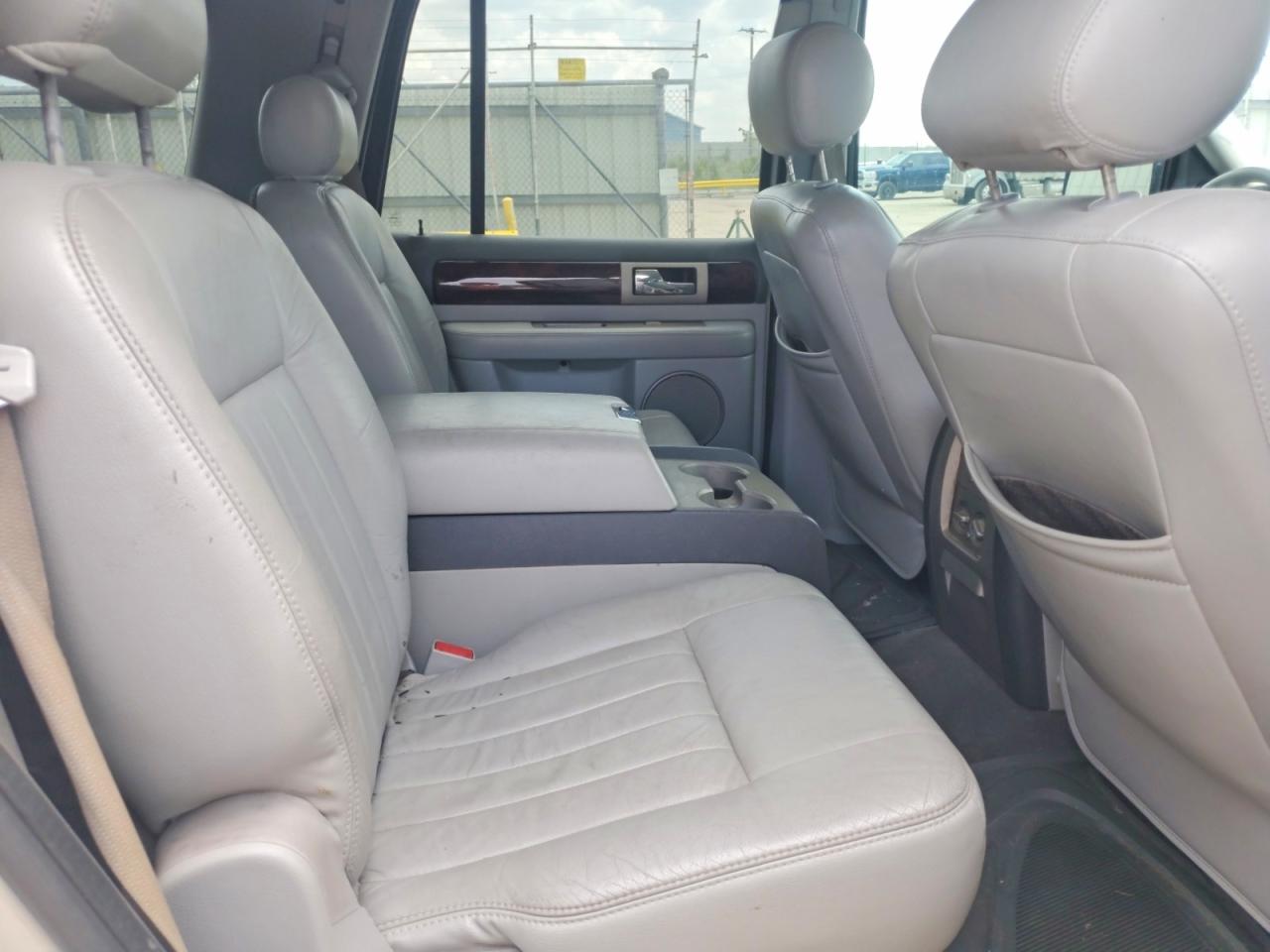 Lincoln Navigator
