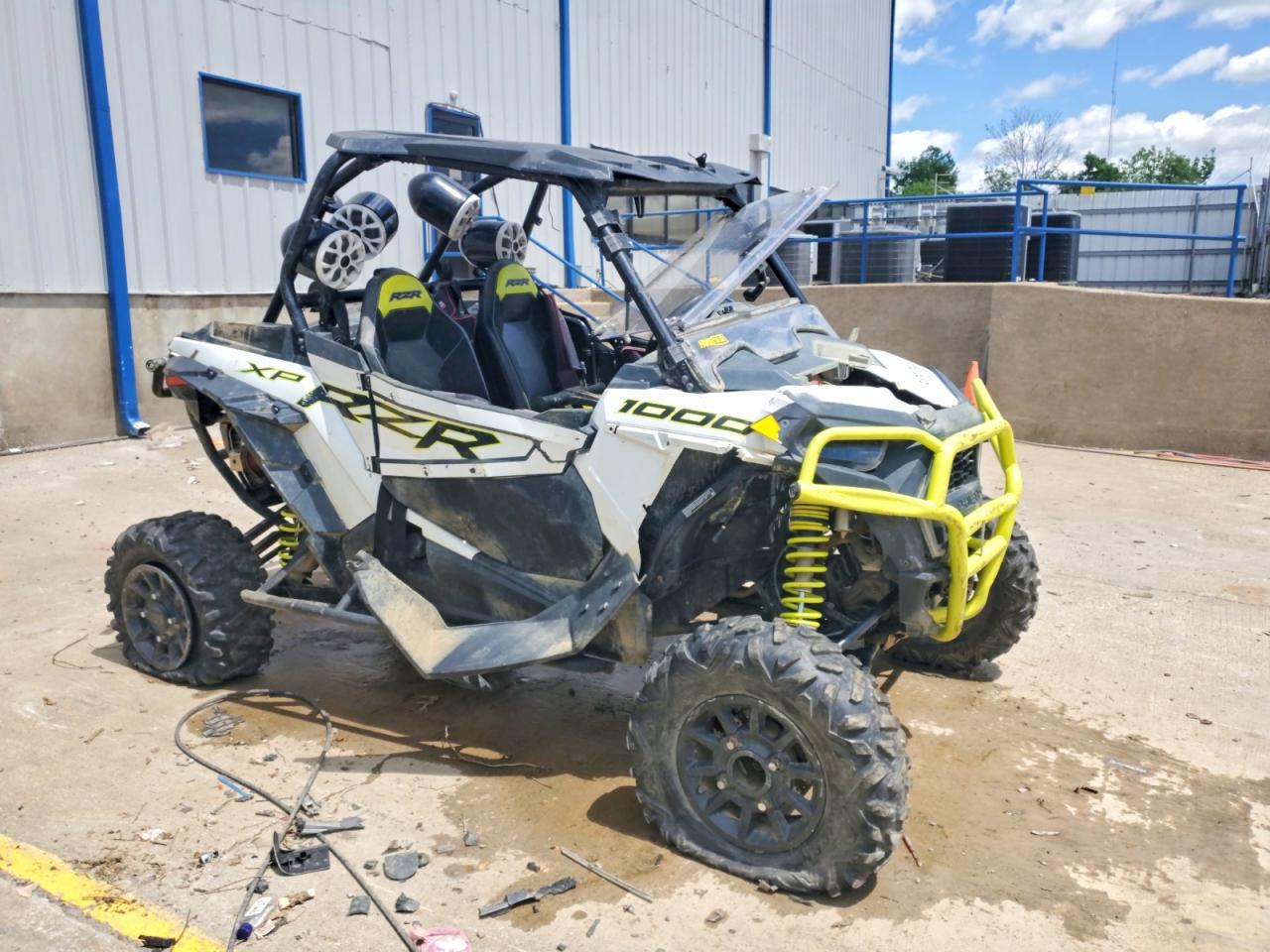 Salvage Polaris RZR Image
