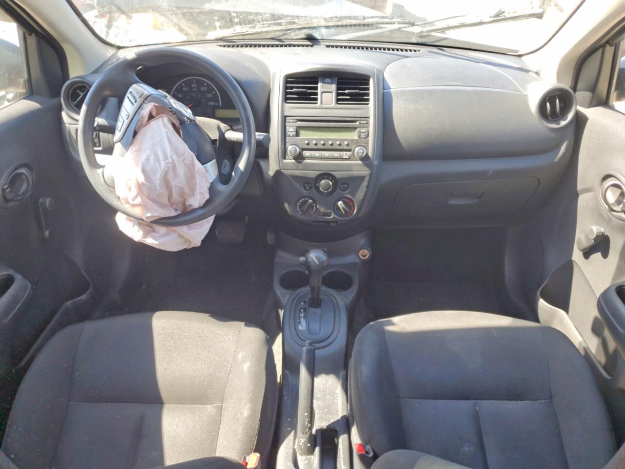Nissan Versa 1.6 S Plus