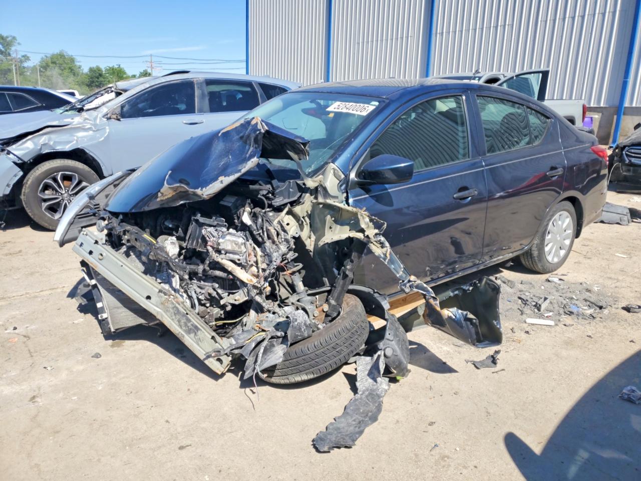 Salvage Nissan Versa Image
